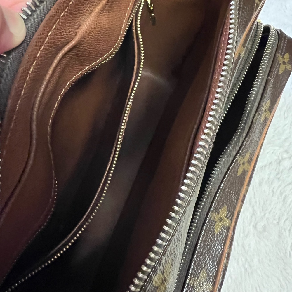 Louis Vuitton Brown Monogram Messenger Bag with Dark Leather Trim - Picture 5 of 8